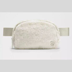 Lululemon Everywhere Belt Bag - Plush Fleece Bone / Silver - NEW